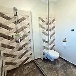 Esther Line Apartments-self Check-in,free Private Parking Subject To Availability Apartment *