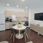 Esther Line Apartments-self Check-in,free Private Parking Subject To Availability *