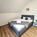 Esther Line Apartments-self Check-in,free Private Parking Subject To Availability Apartment
