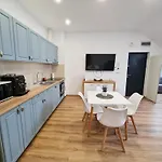 Esther Line Apartments-self Check-in,free Private Parking Subject To Availability Apartment *