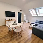 Apartment Esther Line Apartments-self Check-in,free Private Parking Subject To Availability Timisoara