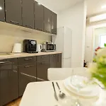 Apartment Esther Line Apartments-self Check-in,free Private Parking Subject To Availability Timisoara