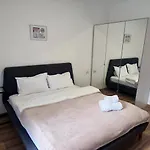 Apartment Esther Line Apartments-self Check-in,free Private Parking Subject To Availability Timisoara