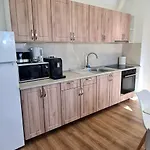 Esther Line Apartments-self Check-in,free Private Parking Subject To Availability *