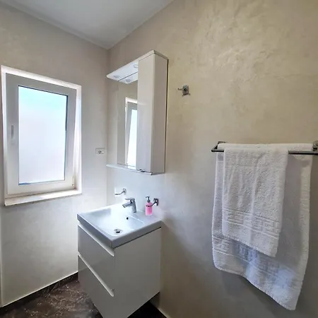 Esther Line - Self Check-in, Free Private Parking Lägenhet *