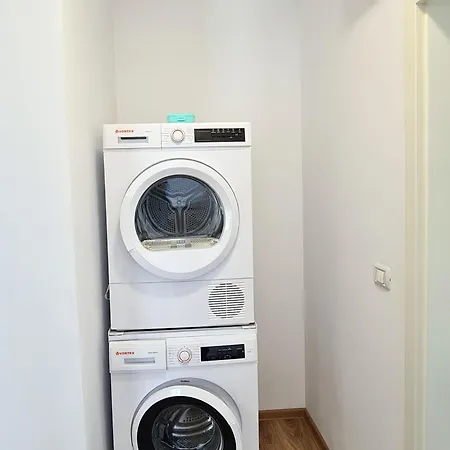 아파트 Esther Line - Self Check-in, Free Private Parking *