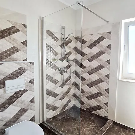 아파트 Esther Line - Self Check-in, Free Private Parking 티미쇼아라