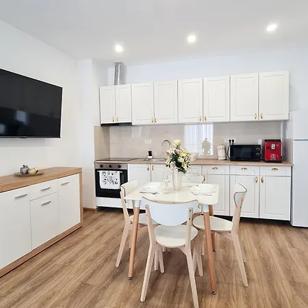 Esther Line - Self Check-in, Free Private Parking * Timişoara