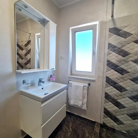 Lägenhet Esther Line - Self Check-in, Free Private Parking Timişoara