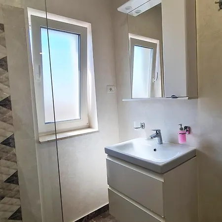 Esther Line - Self Check-in, Free Private Parking