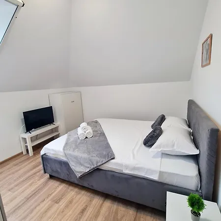 Esther Line - Self Check-in, Free Private Parking Timişoara