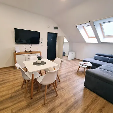 아파트 Esther Line - Self Check-in, Free Private Parking 티미쇼아라