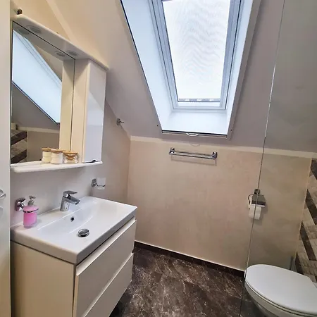 아파트 Esther Line - Self Check-in, Free Private Parking *