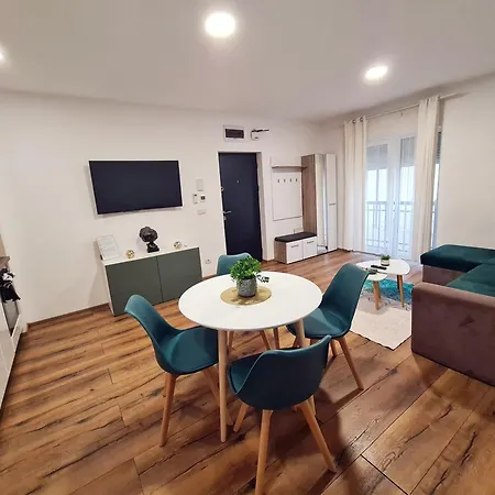 Lägenhet Esther Line - Self Check-in, Free Private Parking Timişoara