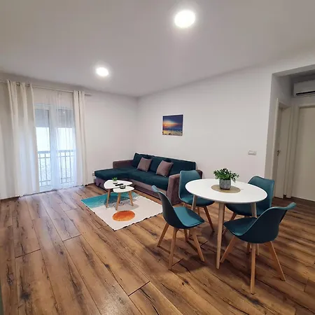 Esther Line - Self Check-in, Free Private Parking *