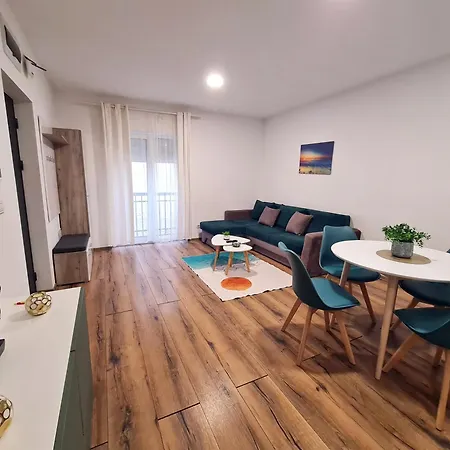 Esther Line - Self Check-in, Free Private Parking *