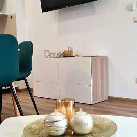 Esther Line Apartments-self Check-in,free Private Parking Subject To Availability