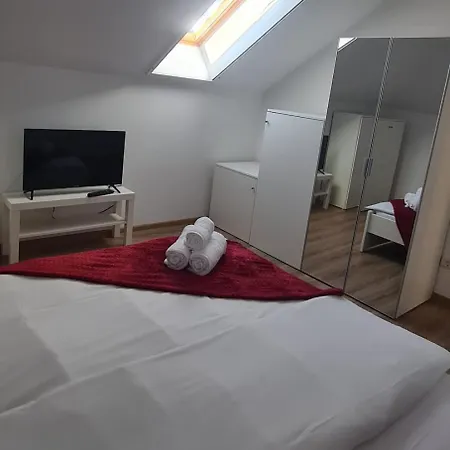 Esther Line Apartments-self Check-in,free Private Parking Subject To Availability