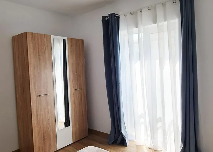 Esther Line Apartments-self Check-in,free Private Parking Subject To Availability * Timişoara