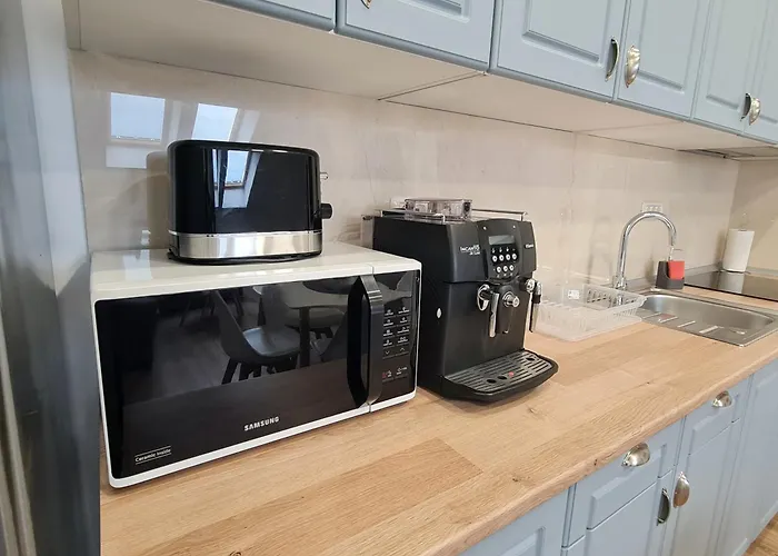 Esther Line Apartments-self Check-in,free Private Parking Subject To Availability *