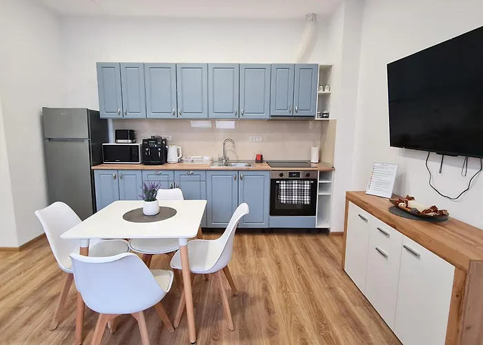 Esther Line Apartments-self Check-in,free Private Parking Subject To Availability *