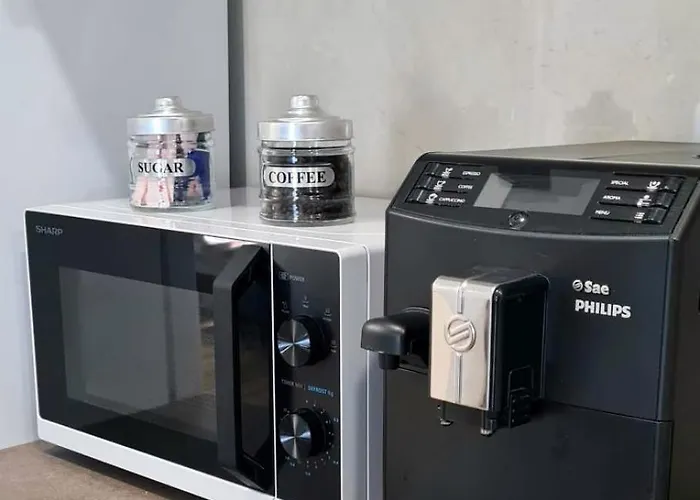 Lägenhet Esther Line Apartments-self Check-in,free Private Parking Subject To Availability