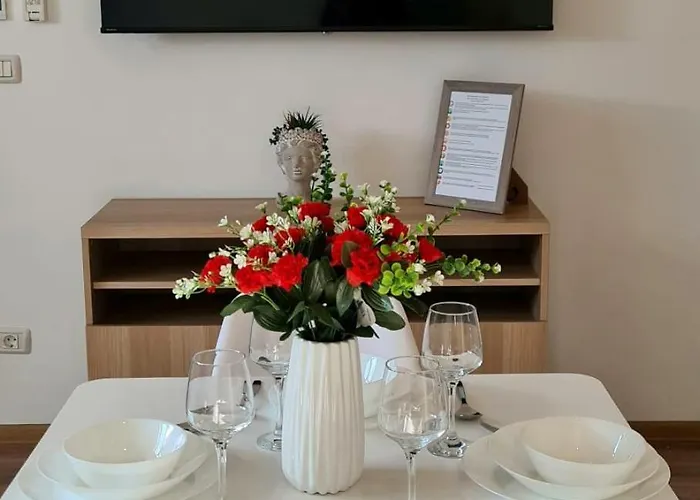 Esther Line Apartments-self Check-in,free Private Parking Subject To Availability