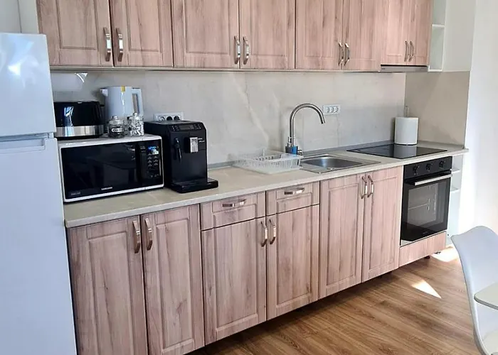 Esther Line Apartments-self Check-in,free Private Parking Subject To Availability *