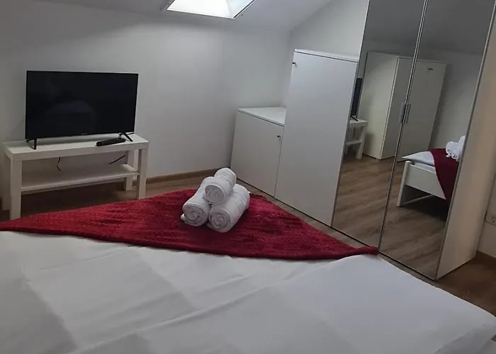 Esther Line Apartments-self Check-in,free Private Parking Subject To Availability