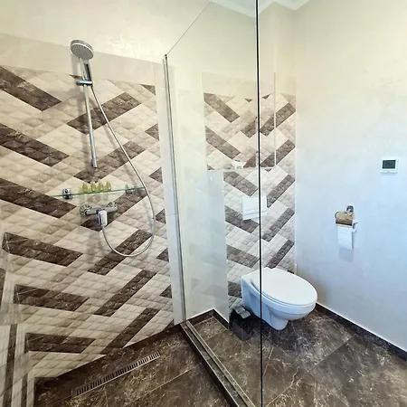 Esther Line Apartments-self Check-in,free Private Parking Subject To Availability Apartamento *