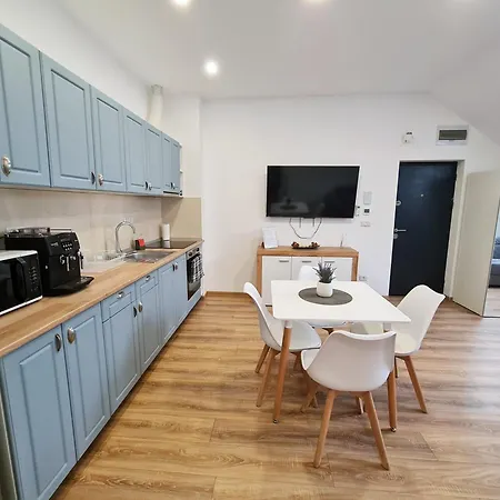 Esther Line Apartments-self Check-in,free Private Parking Subject To Availability Apartamento *