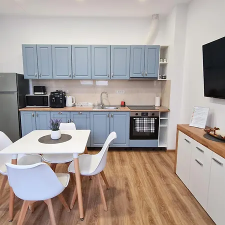 Esther Line Apartments-self Check-in,free Private Parking Subject To Availability *