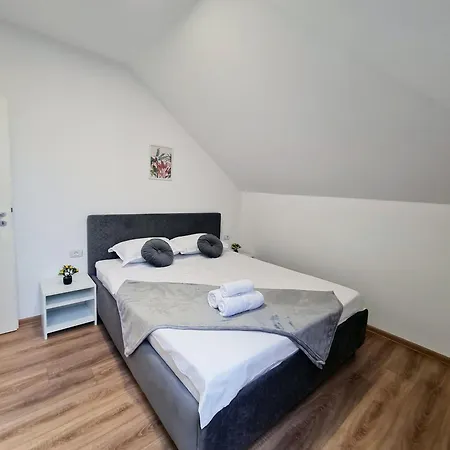 Esther Line Apartments-self Check-in,free Private Parking Subject To Availability Timisoara