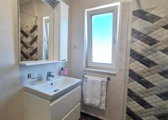 Апартаменти Esther Line Apartments-self Check-in,free Private Parking Subject To Availability Тімішоара