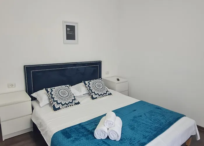 Esther Line Apartments-self Check-in,free Private Parking Subject To Availability Апартаменти