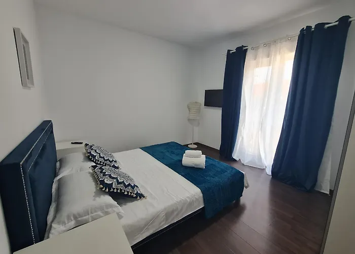 Апартаменти Esther Line Apartments-self Check-in,free Private Parking Subject To Availability Тімішоара
