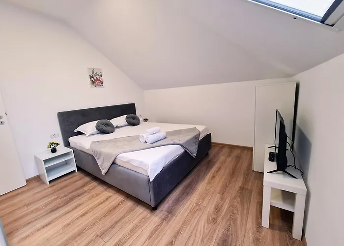 Апартаменти Esther Line Apartments-self Check-in,free Private Parking Subject To Availability Тімішоара