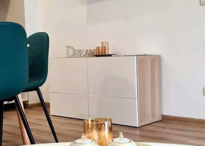 Esther Line Apartments-self Check-in,free Private Parking Subject To Availability