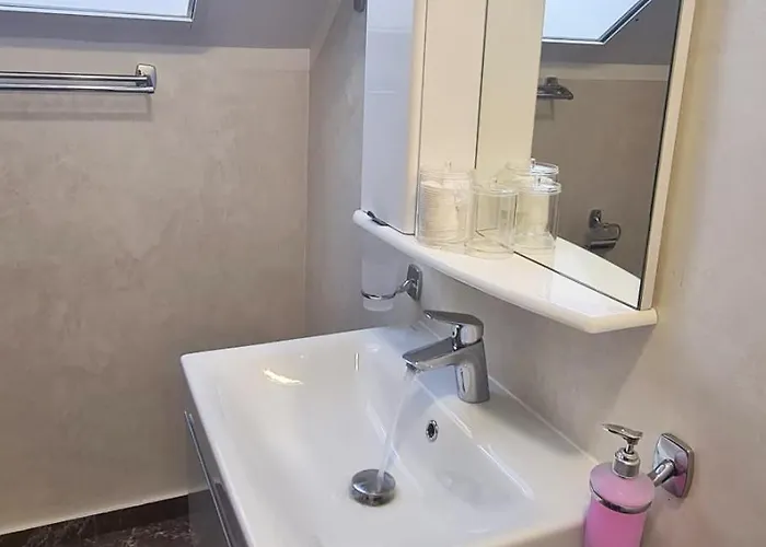 Esther Line Apartments-self Check-in,free Private Parking Subject To Availability Тімішоара