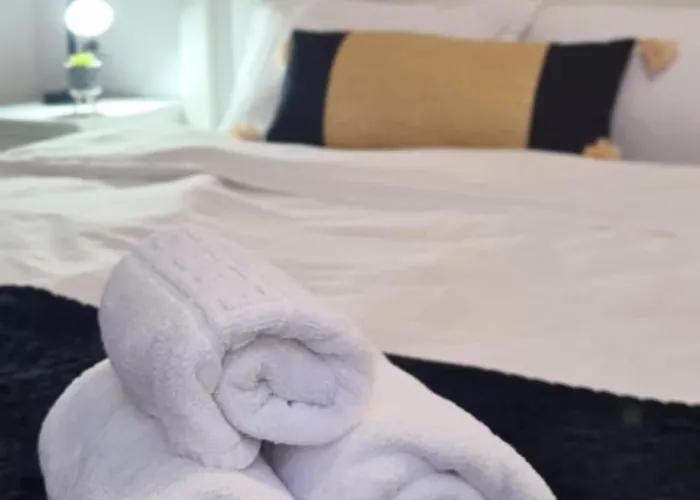 Esther Line Apartments-self Check-in,free Private Parking Subject To Availability Апартаменти