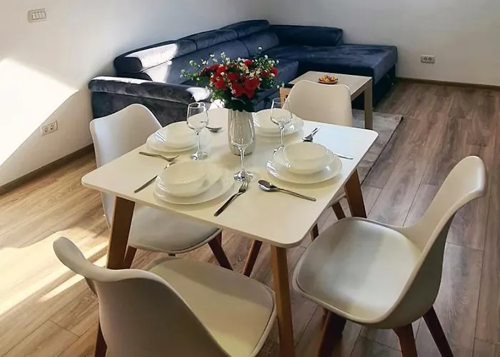 Esther Line Apartments-self Check-in,free Private Parking Subject To Availability Апартаменти