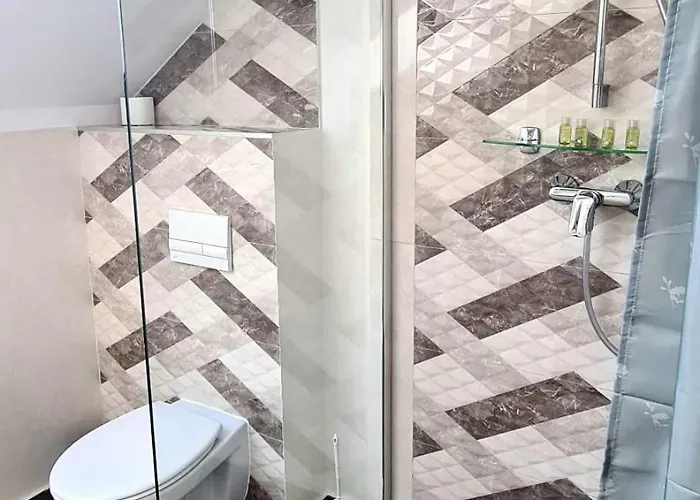 Esther Line Apartments-self Check-in,free Private Parking Subject To Availability