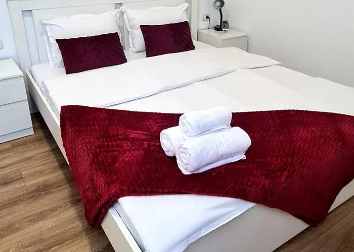 Esther Line Apartments-self Check-in,free Private Parking Subject To Availability