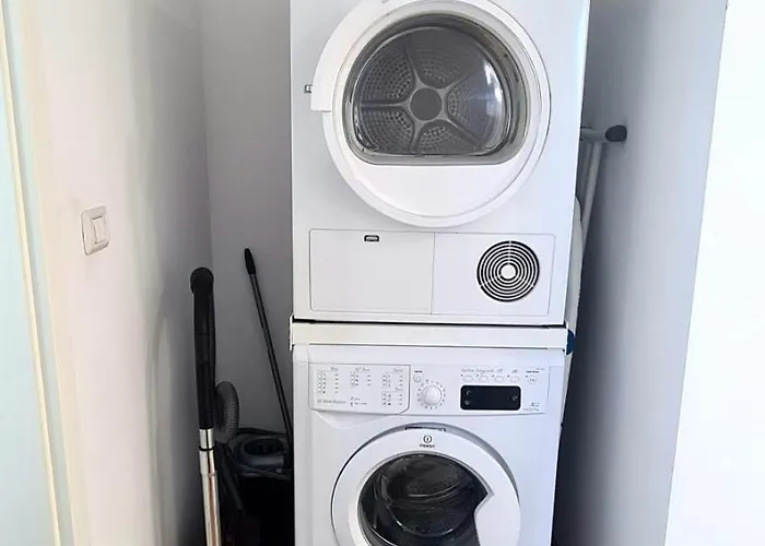 Esther Line Apartments-self Check-in,free Private Parking Subject To Availability